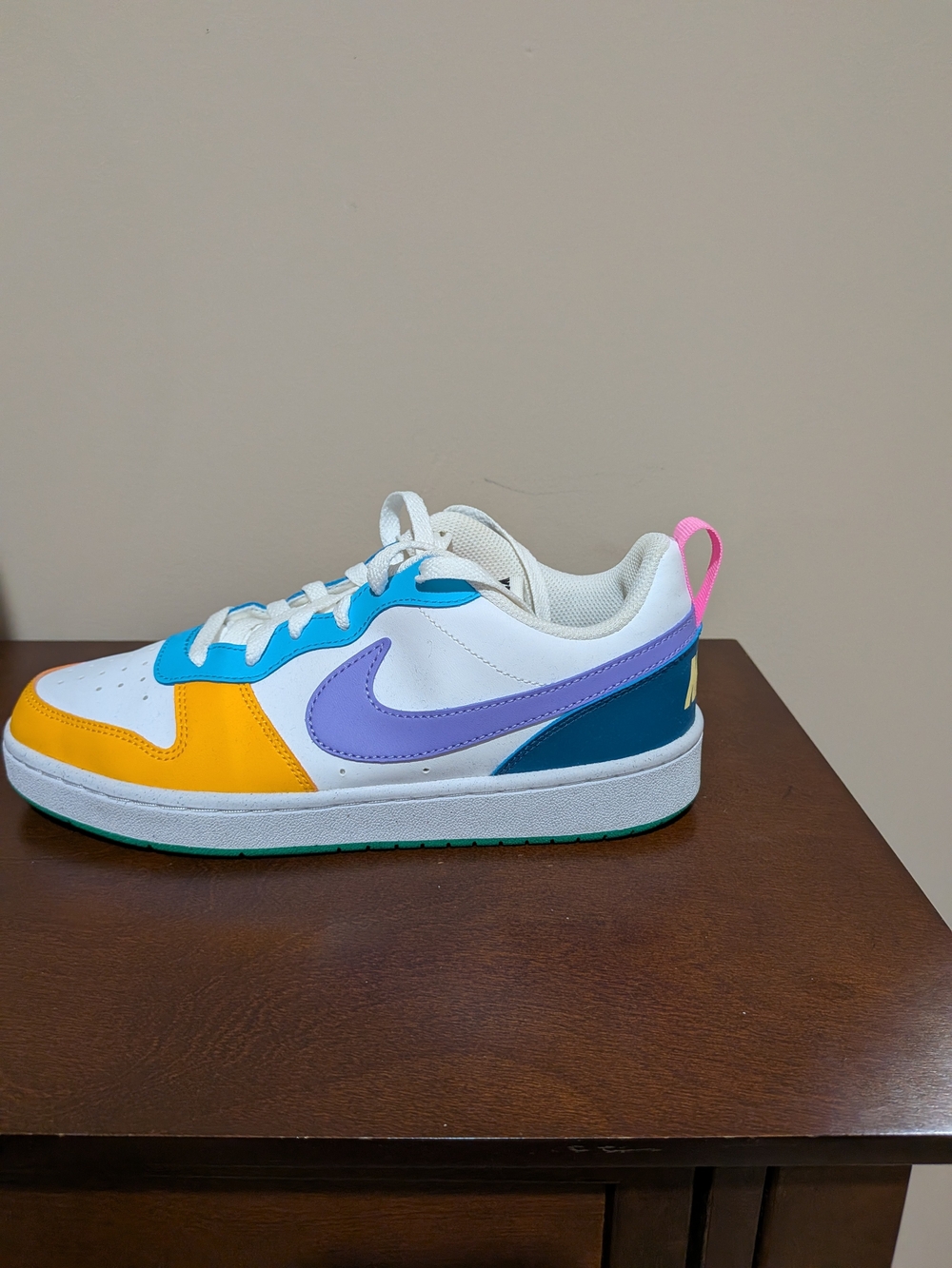 Kids 7 Nike Court "BOROUGH" Low Top Sneakers - Picture 7 of 12